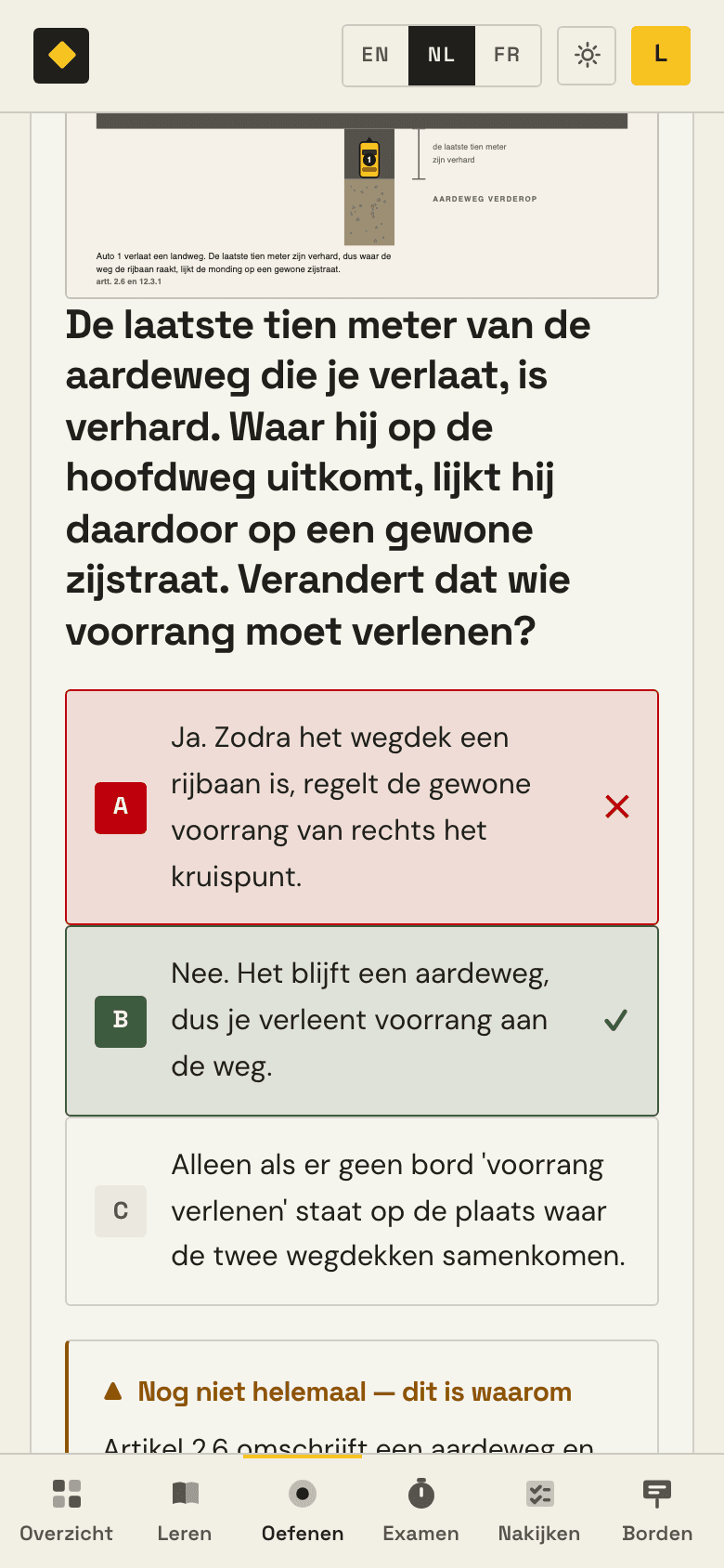 Een oefenvraag in RoadReady met haar afbeelding, en de uitleg bij elke optie